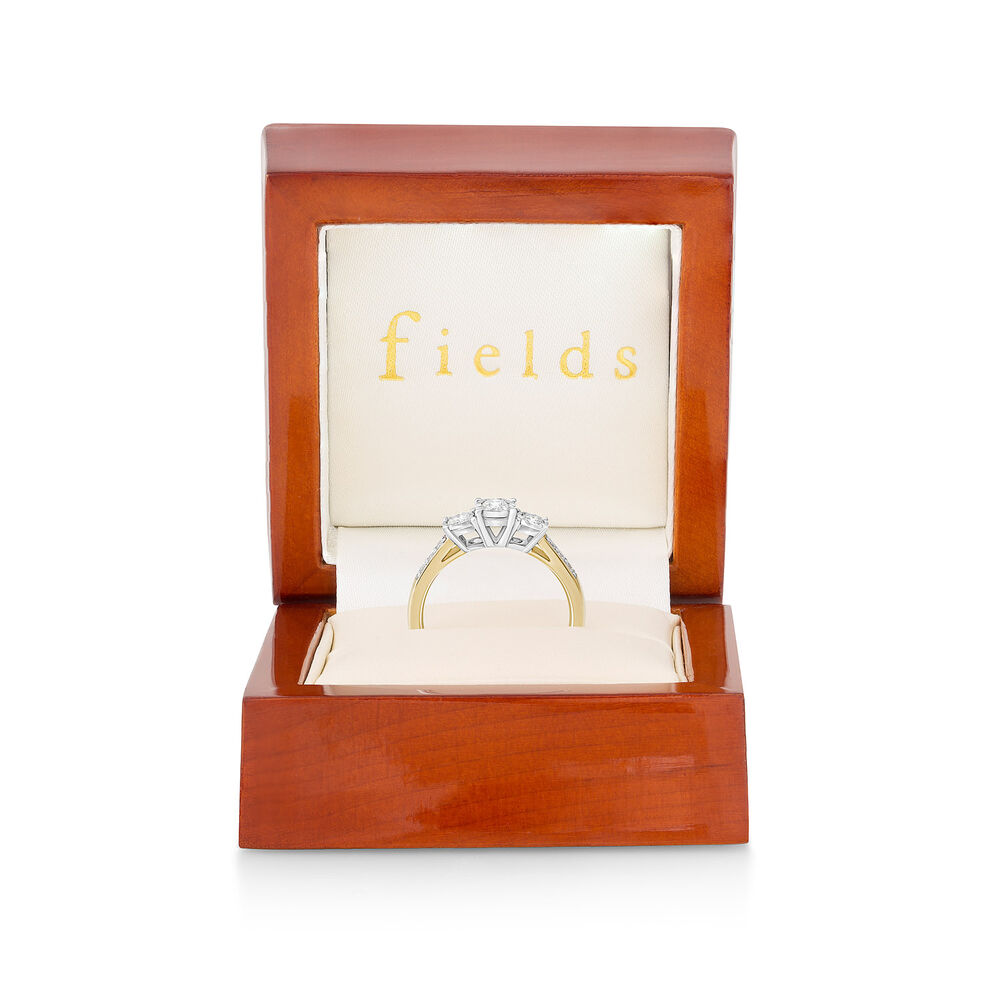Ladies 9ct Yellow Gold 3 Stone 0.33ct Illusion Diamond Ring image number 5