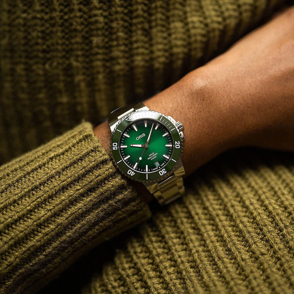 Oris Aquis Date Calibre 400 43.5mm Green Dial Stainless Steel Bracelet Watch image number 5