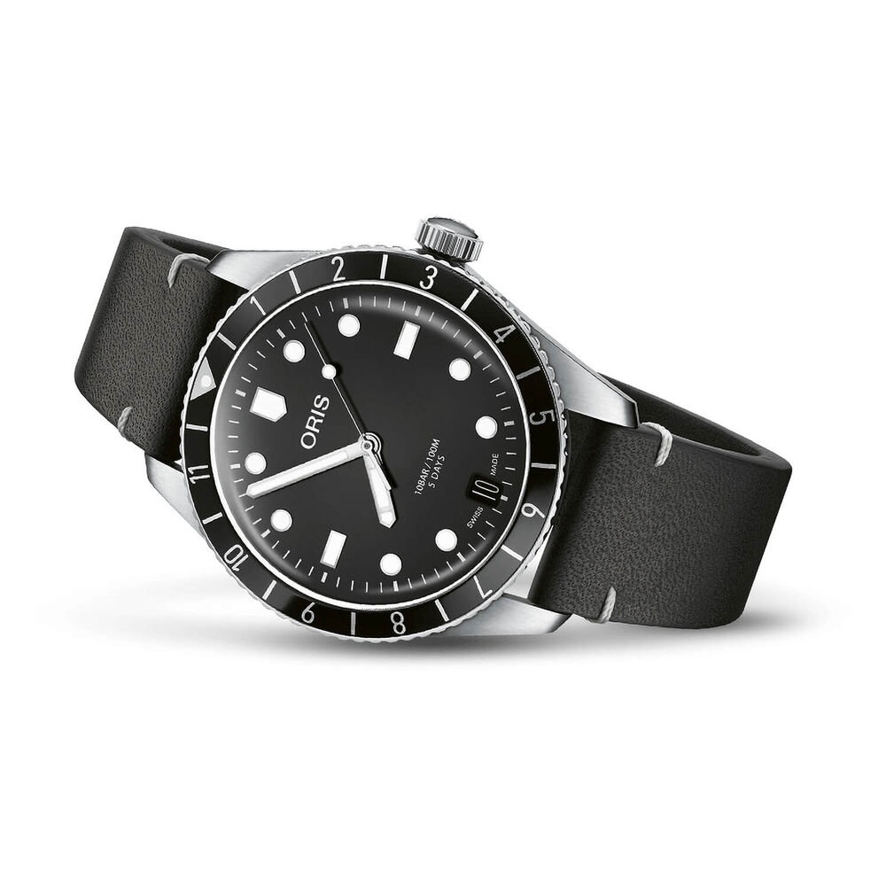 Pre-Owned Oris Divers 65 40mm Black Dial Leather Strap Watch image number 1
