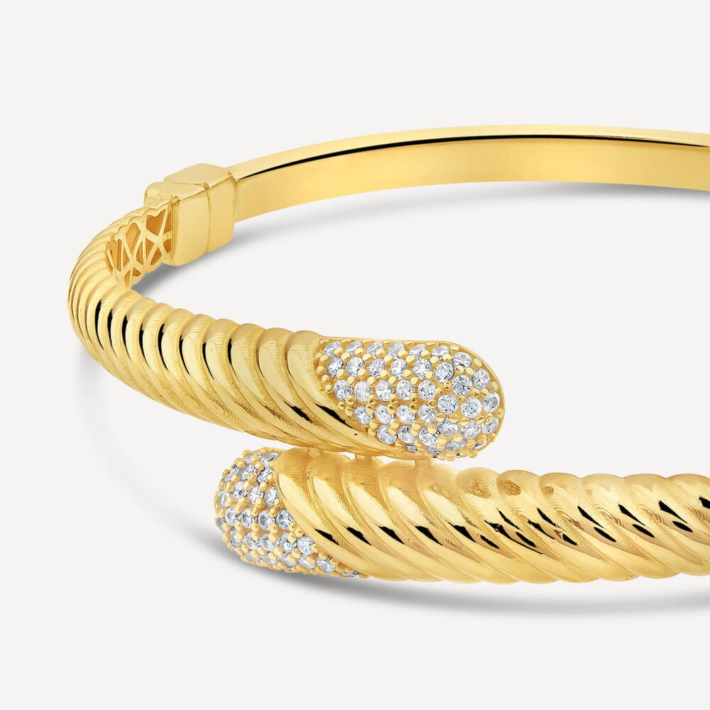 9ct Yellow Gold Cubic Zirconia Edge Ribbed Twist Bangle image number 1