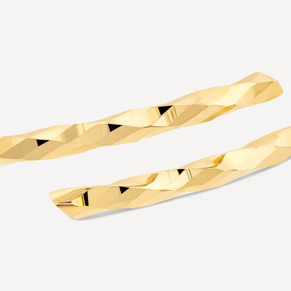 9ct Yellow Gold D Cut Twist Bangle image number 3