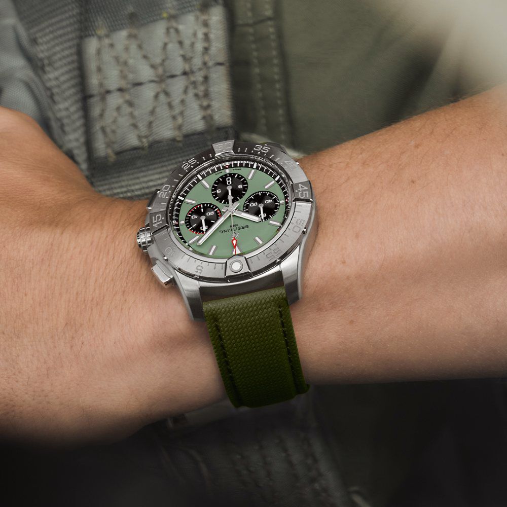 Breitling Avenger B01 Chronograph 44mm Green Dial & Green Leather Strap Watch image number 3