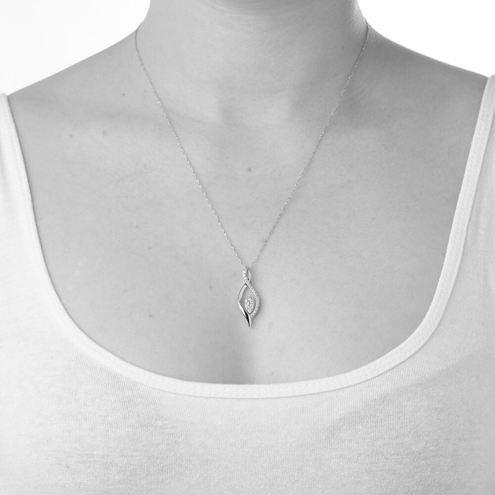 9ct white gold 0.33 carat diamond pendant