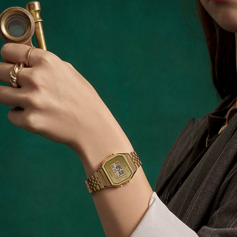 Casio Vintage 33.5x28.6mm Gold Digital Display Gold Tone Stainless Steel Bracelet Watch