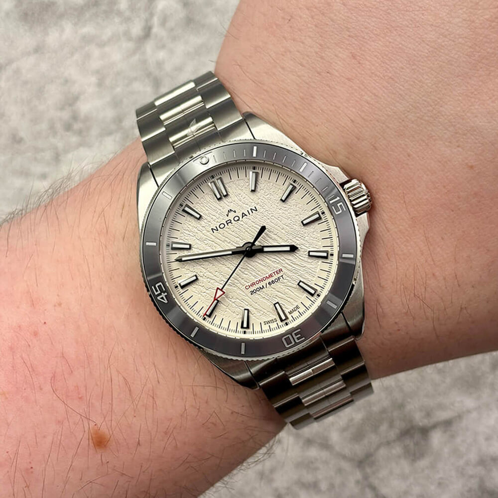 NORQAIN NEVEREST Glacier 41mm White Dial Steel Bracelet Watch
