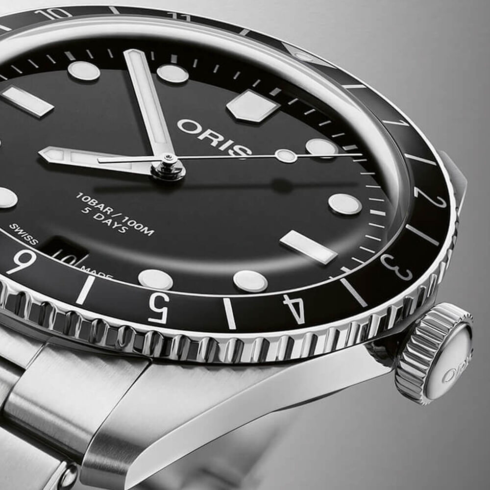 Oris Divers 65 40mm Black Dial Bracelet Watch image number 2