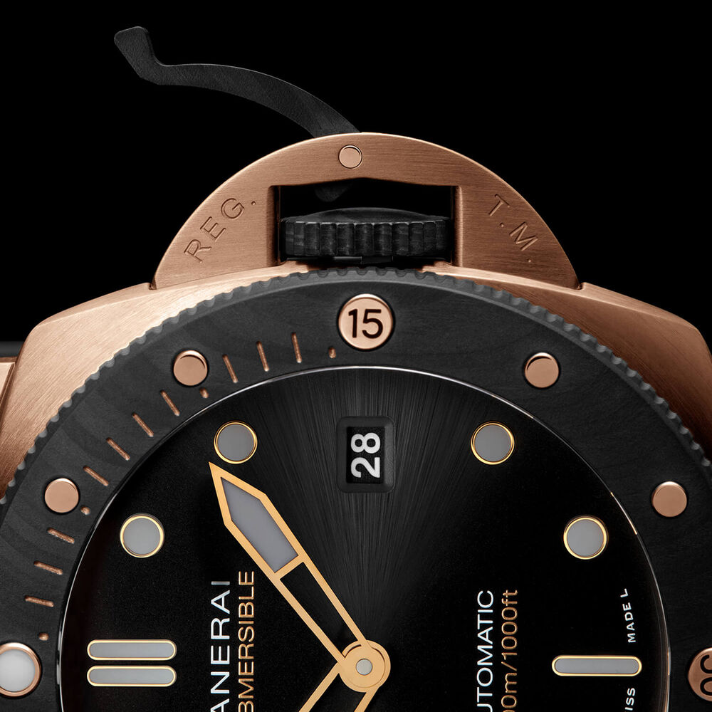 Panerai Submersible QuarantaQuattro Goldtech™ OroCarbo 44mm Black Dial Rubber Strap Watch image number 4