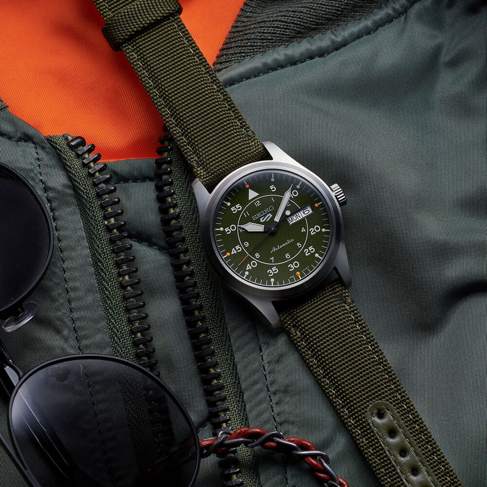 Seiko Sports "Flieger" 39.4mm Green Dial Nylon Strap Watch image number 3