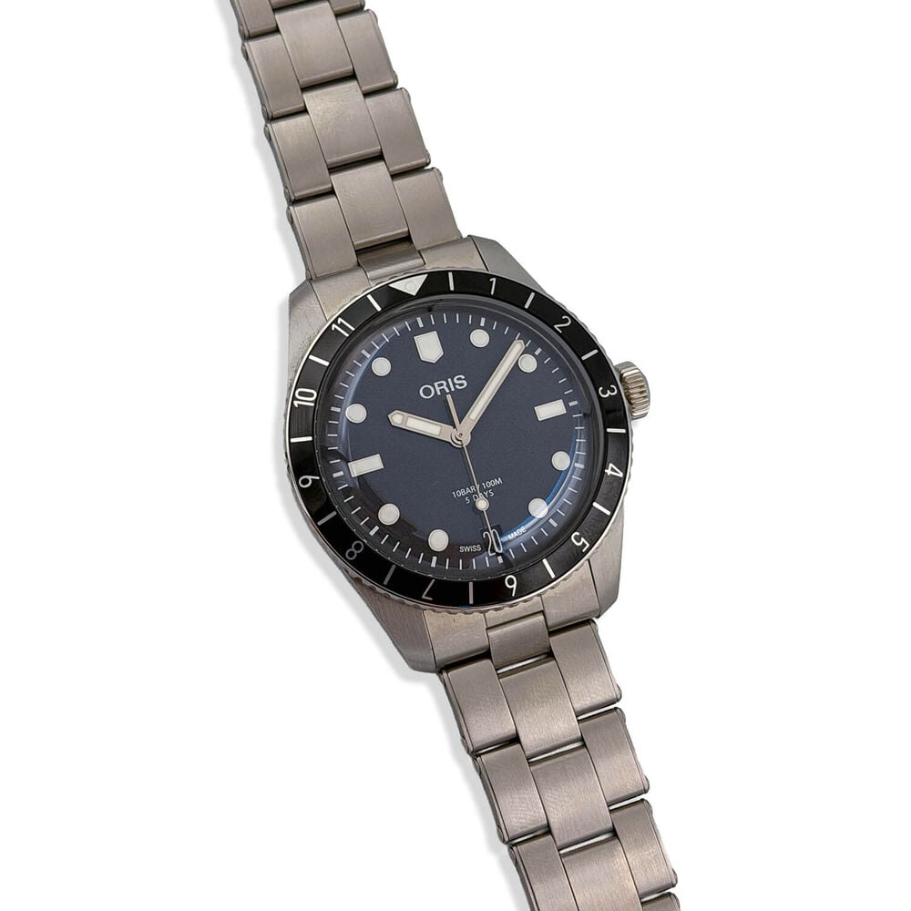 Pre-Owned Oris Divers 65 40mm Black Dial Bracelet Watch