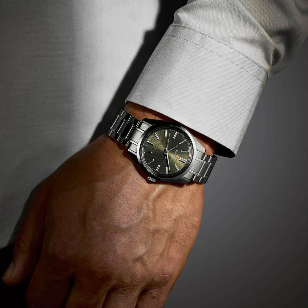 Grand Seiko Mount Iwate – Autumn Dusk European Limited Edition 36.5mm Green Dial Bracelet Watch image number 6