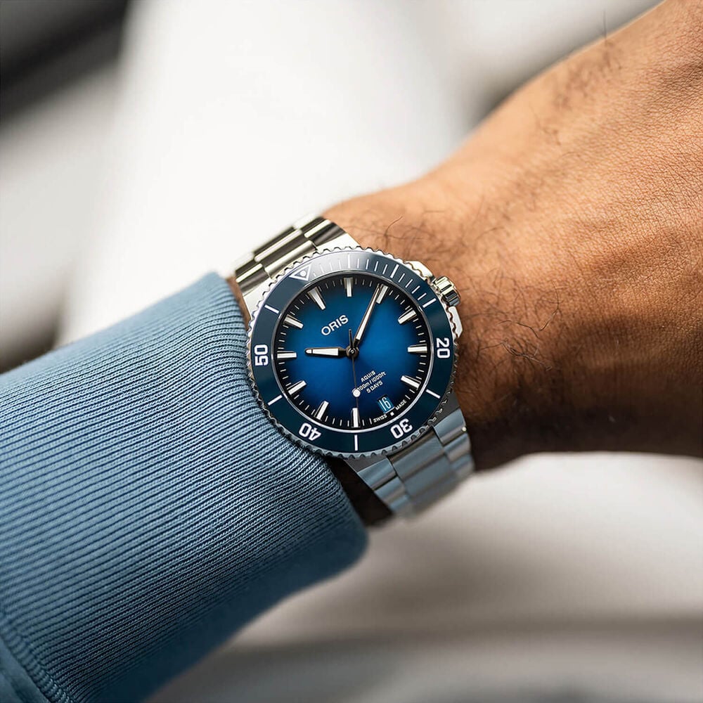 Oris Aquis Date Calibre 400 43.5mm Blue Dial Stainless Steel Bracelet Watch image number 6