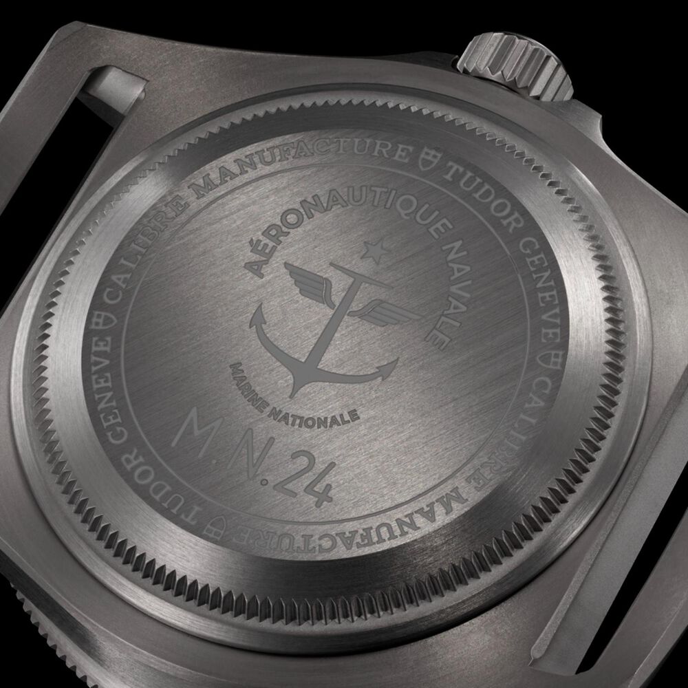 TUDOR Pelagos FXD GMT 42mm Matte Black Dial Green Fabric Strap Watch image number 10