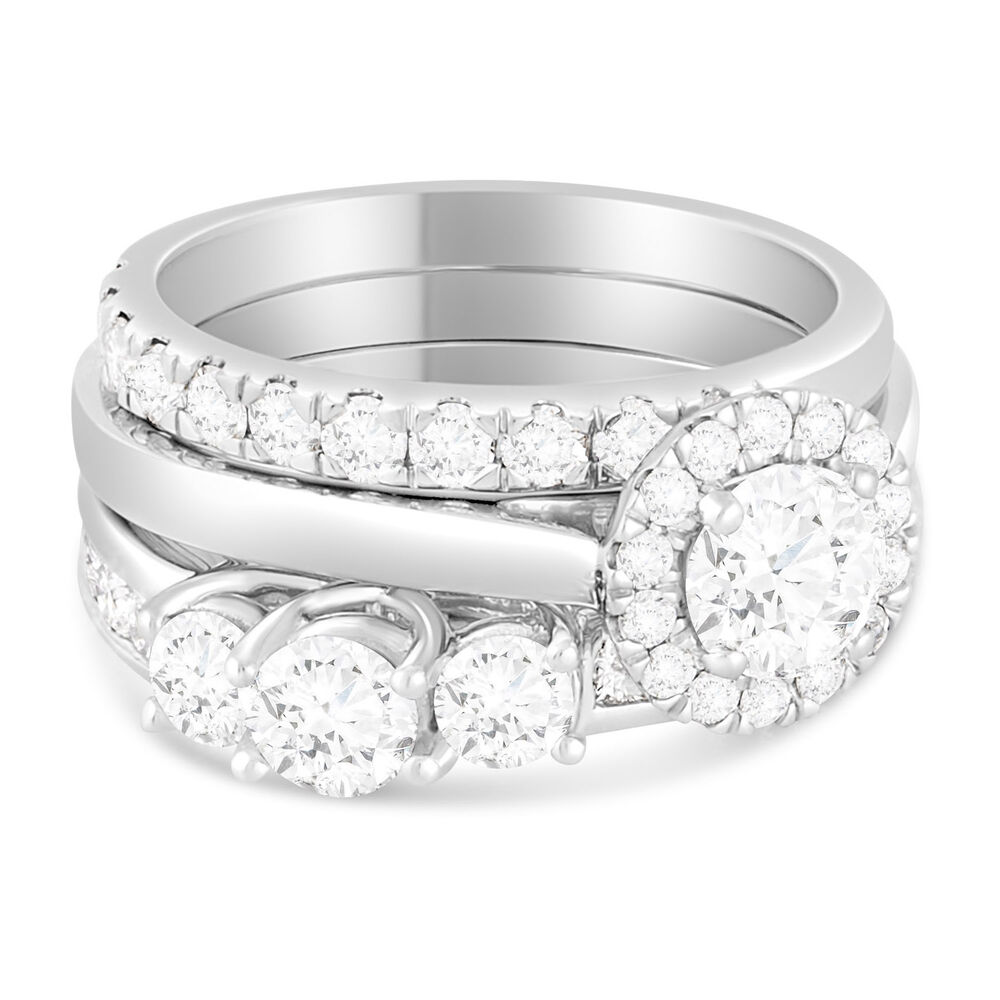 Timeless Diamonds Platinum 0.80 carat diamond halo engagement ring image number 5