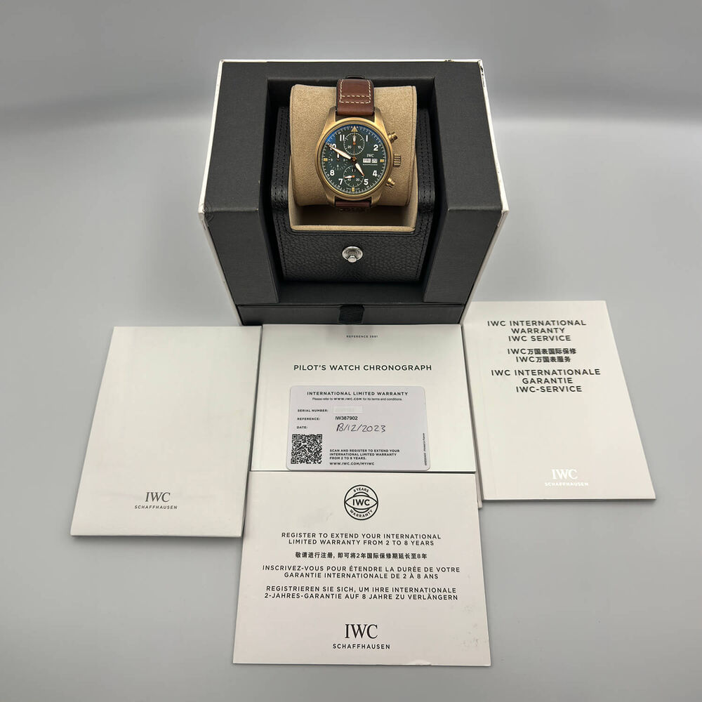 Pre-Owned IWC Schaffhausen Pilot's Watch Chronograph Spitfire Green Dial Brown Strap Watch image number 3