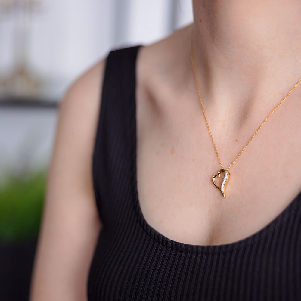 9ct Yellow Gold 0.04 Carat Diamond Set Heart Pendant image number 4