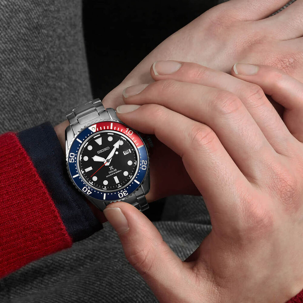 Seiko Prospex Solar Diver  Red & Blue Bezel Watch