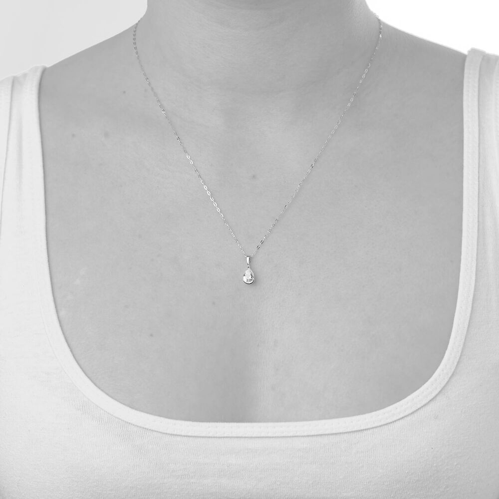 9ct Gold Cubic Zirconia Pendant (Chain Included) image number 3
