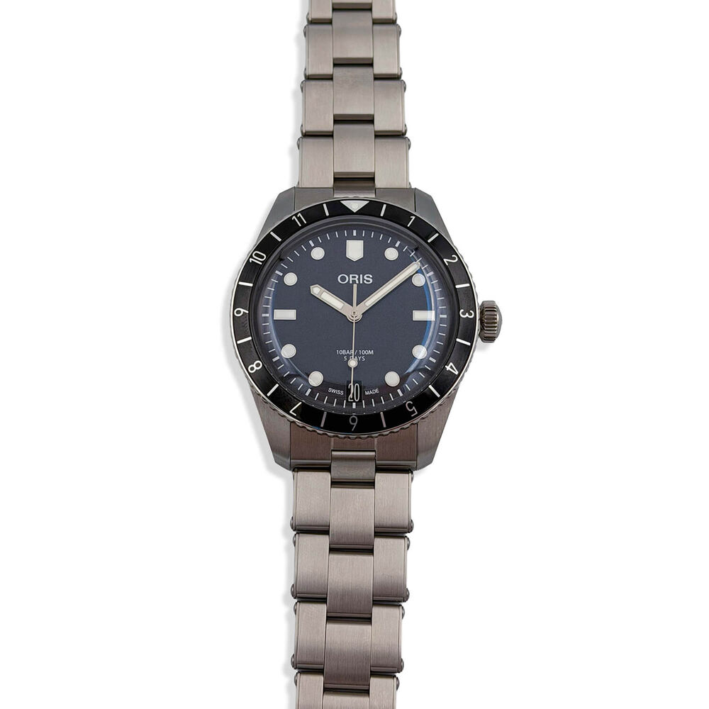 Pre-Owned Oris Divers 65 40mm Black Dial Bracelet Watch