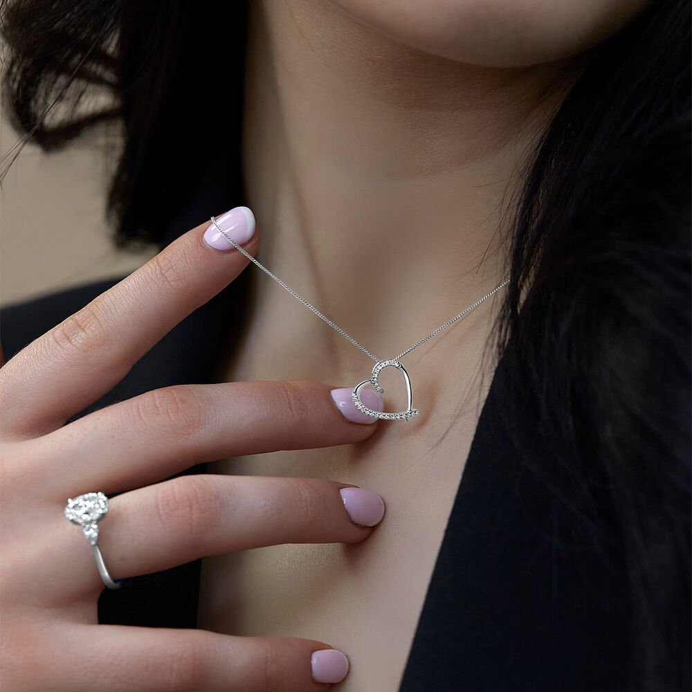 9ct White Gold 0.10ct Diamond Set Heart Pendant image number 3