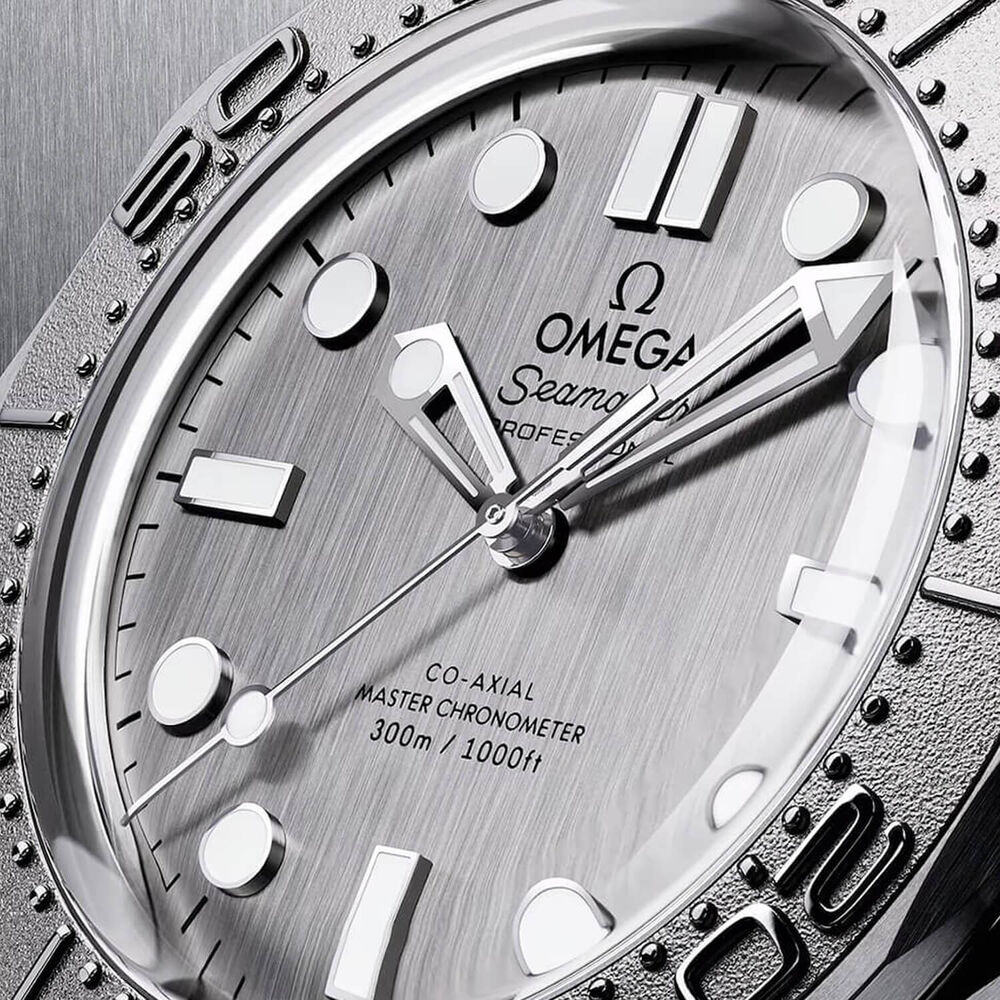 OMEGA Seamaster Diver 300M 42mm Grey Dial Rubber Strap Watch image number 4