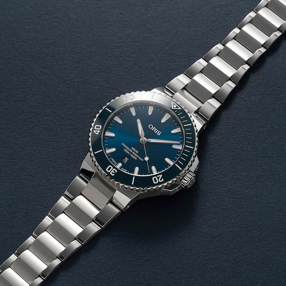 Oris Aquis Date 43.5mm Blue Dial Stainless Steel Bracelet Watch image number 3