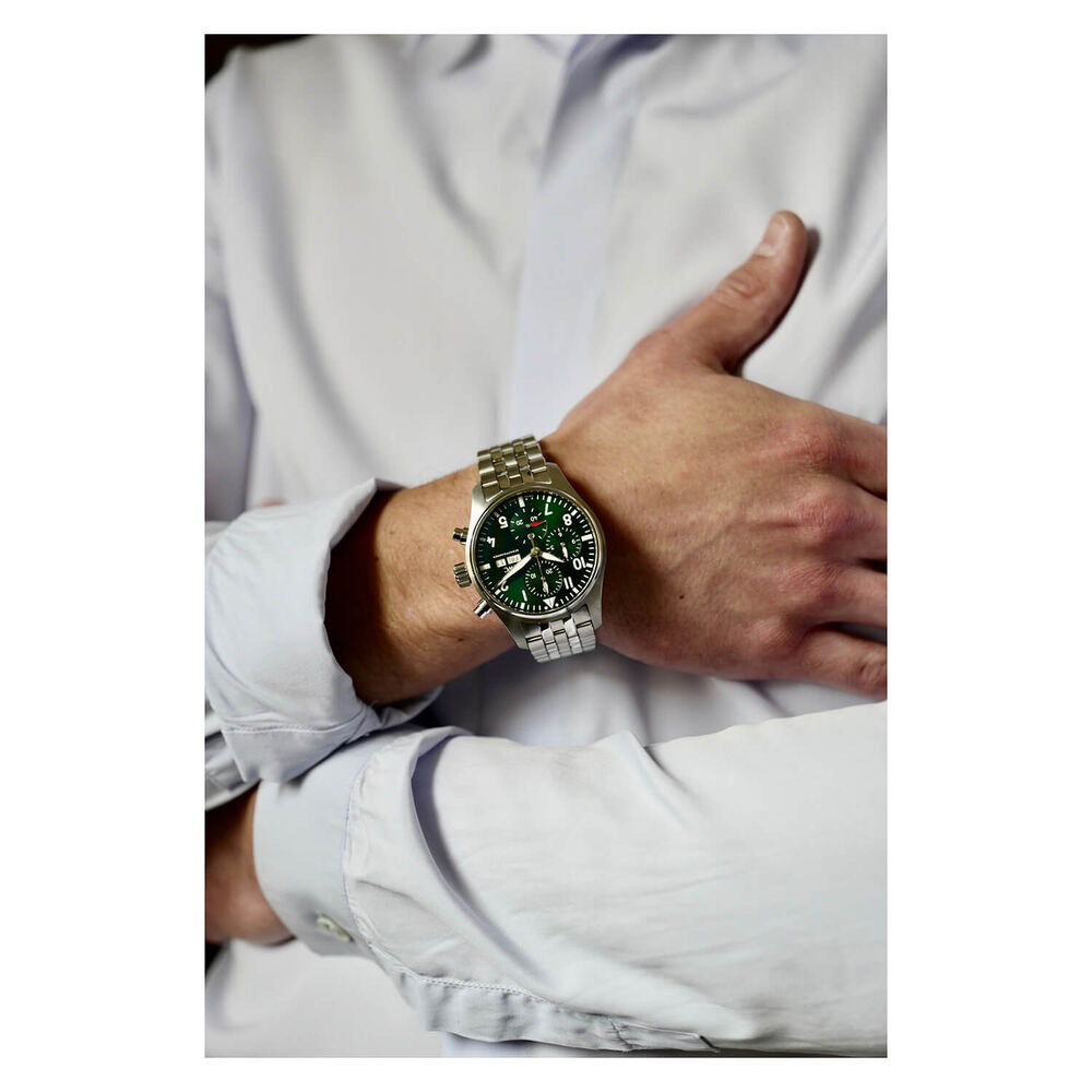 IWC Schaffhausen Pilot's Chronograph 41 Green Dial Steel Case Bracelet Watch image number 5