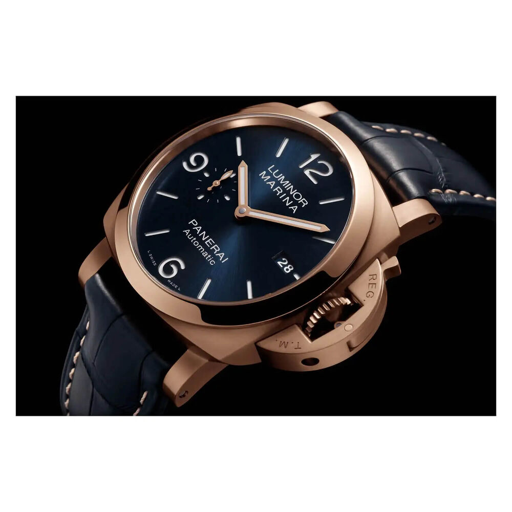 Panerai Luminor 44mm Marina Goldtech™ Sole Blu Blue Dial Strap Watch image number 2