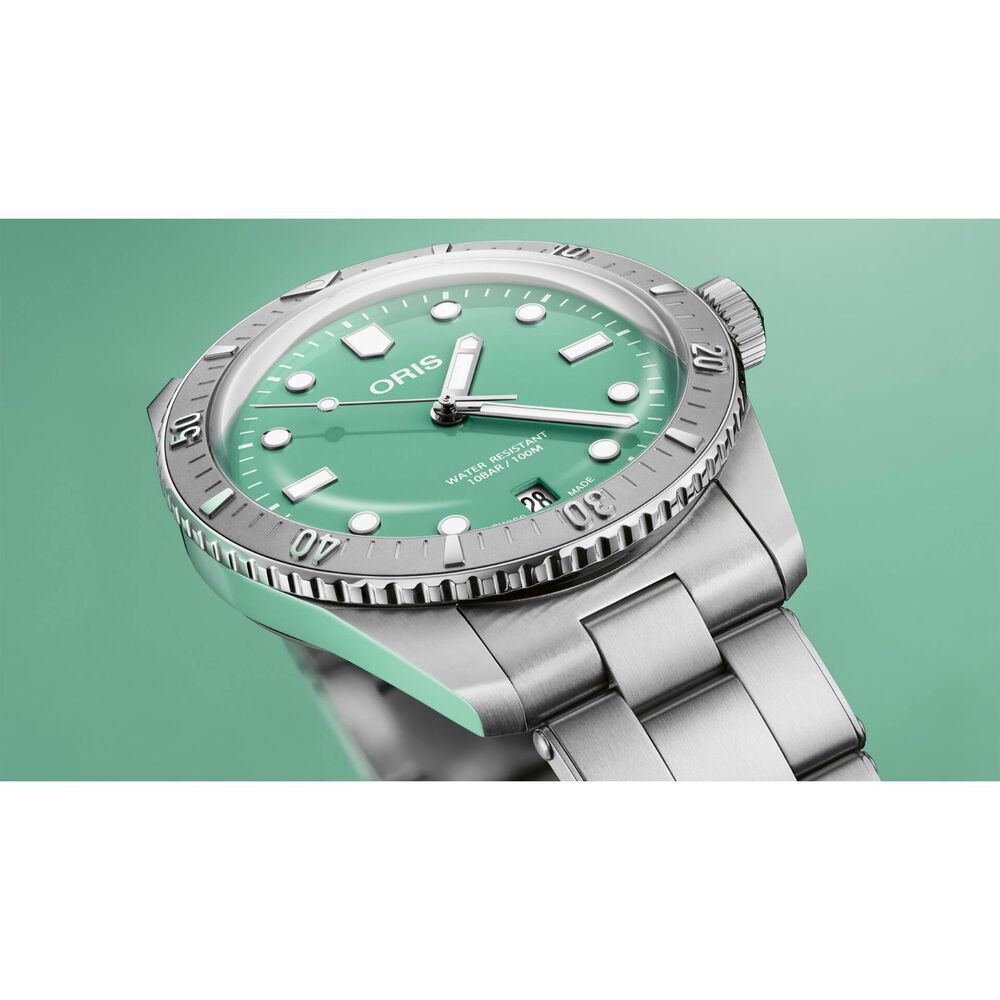 Divers Sixty-Five ‘Cotton Candy’ 38mm Green Dial Steel Bracelet Watch image number 2