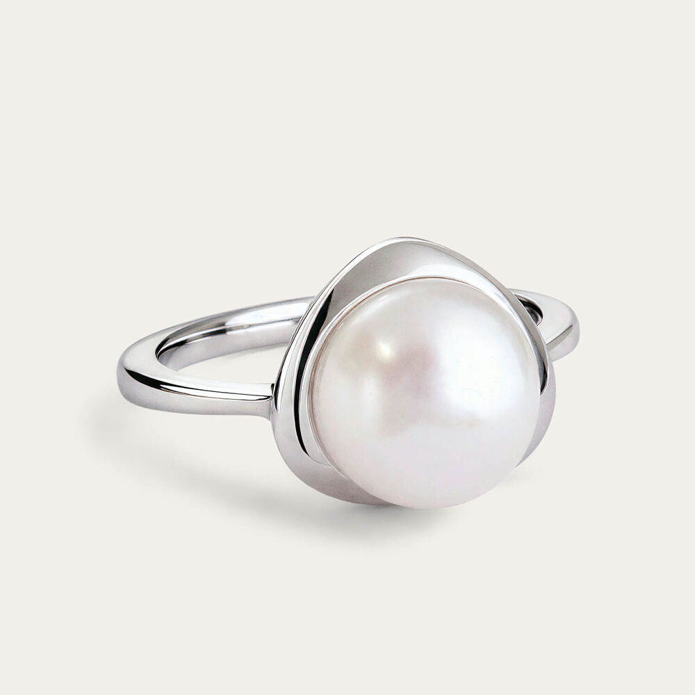 Sterling Silver Freshwater Pearl in Polished Triangle Ring