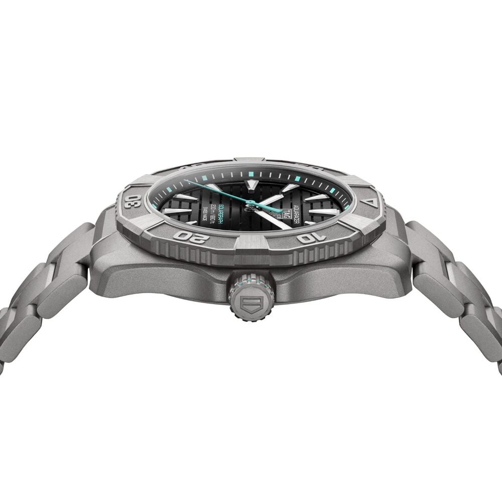 TAG Heuer Aquaracer Professional Solargraph 200 40mm Black Dial Titanium Bracelet Watch
