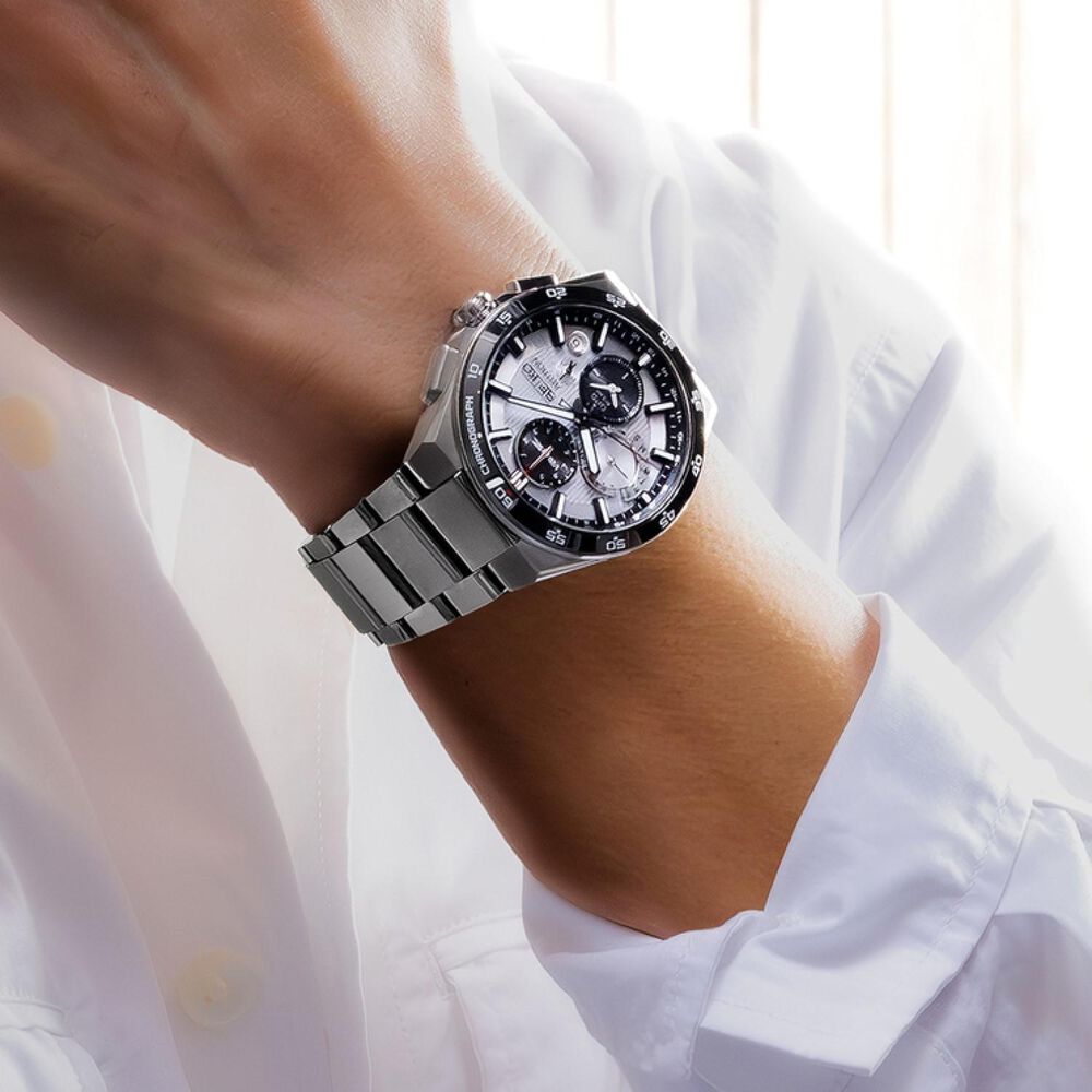 Seiko Astron ‘Silvery Night’ 5X GPS Solar Chronograph 43mm Silver Dial Titanium Bracelet Watch image number 4
