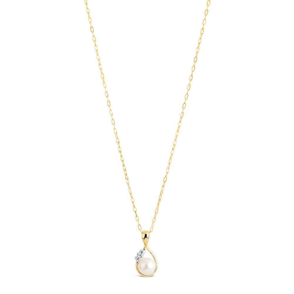 9ct Gold Pearl and Cubic Zirconia Pendant (Chain Included)