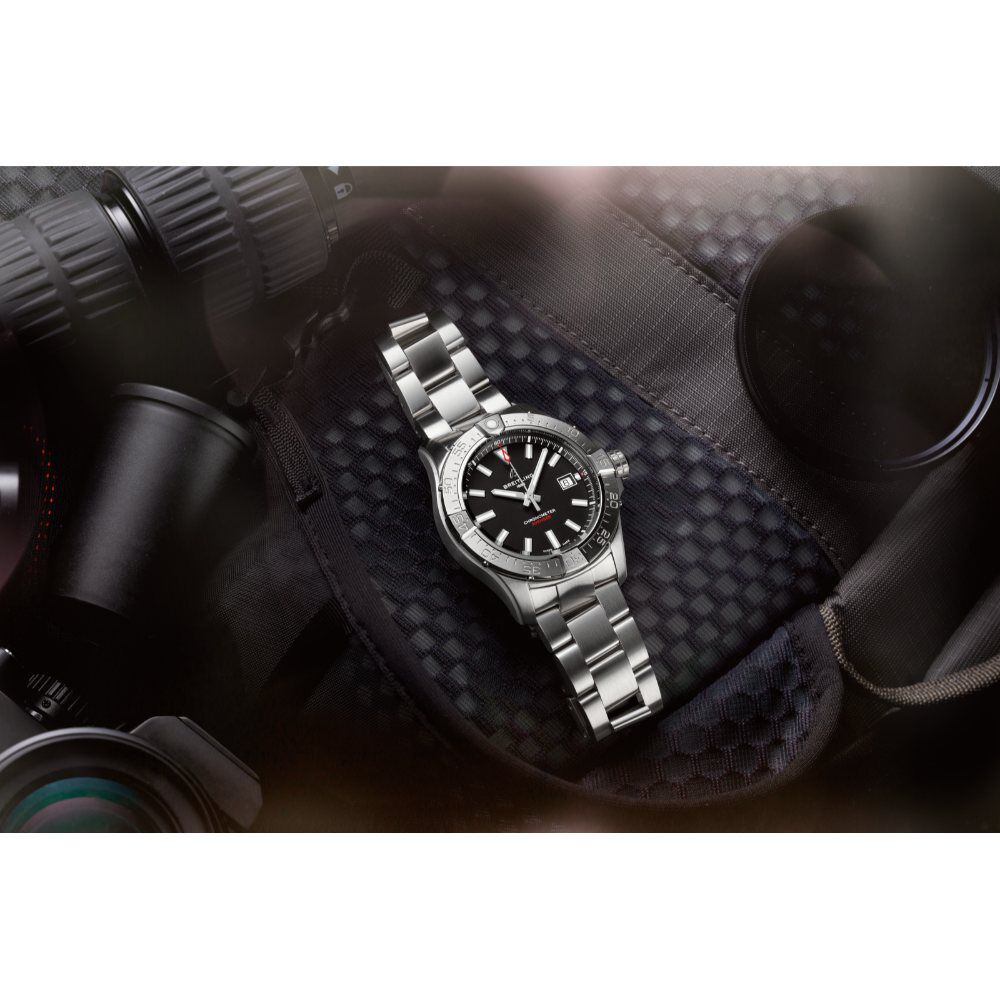 Breitling Avenger Automatic 42mm Black Dial & Stainless Steel Bracelet Watch image number 2