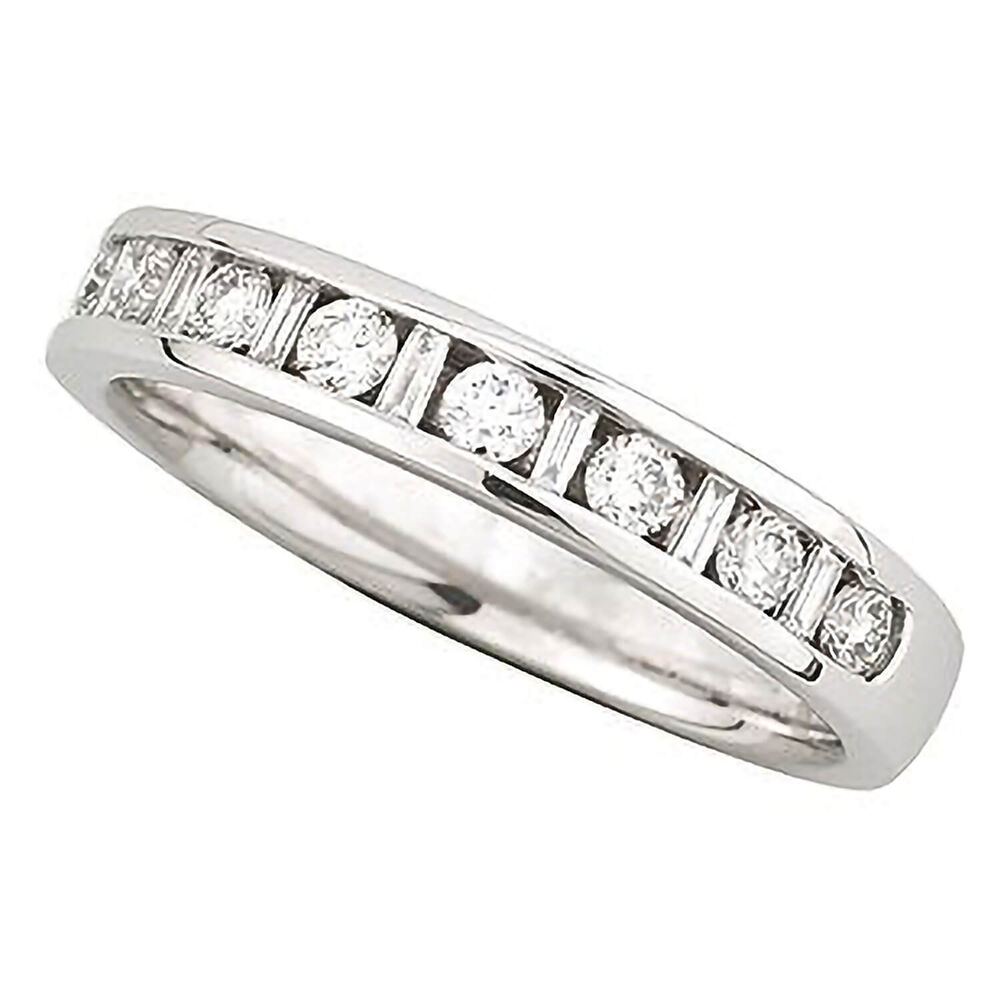 18ct white gold 0.50 carat round brilliant and baguette diamond ring image number 0