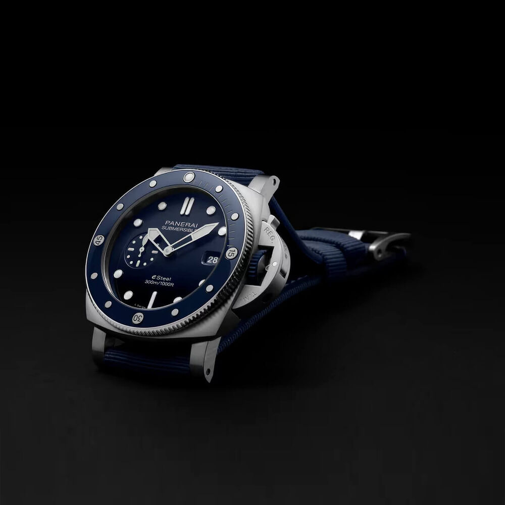 Panerai Submersible QuarantaQuattro ESteel™ Blu Profondo 44mm Blue Dial Strap Watch image number 2