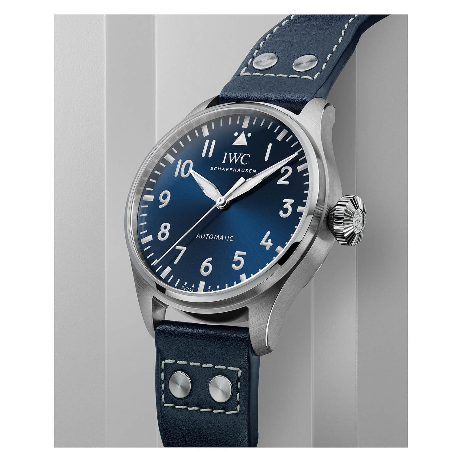 IWC Schaffhausen Big Pilot s Watch 43 Blue Dial Strap Watch