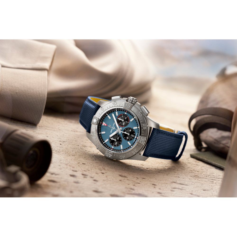 Breitling Avenger B01 Chronograph 44mm Blue Dial & Blue Leather Strap Watch image number 5