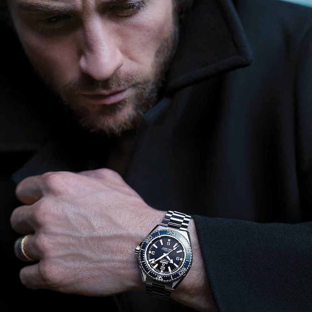 OMEGA Seamaster Planet Ocean 600M 42mm Black Dial Blue Bezel Steel Bracelet Watch image number 4