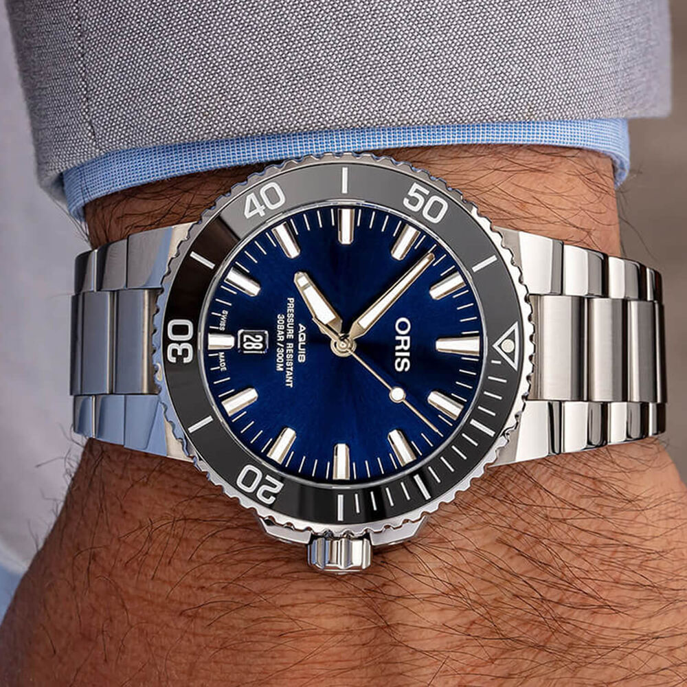 Pre-Owned Oris Aquis Date Automatic 43mm Blue Dial Steel Bracelet Watch image number 5