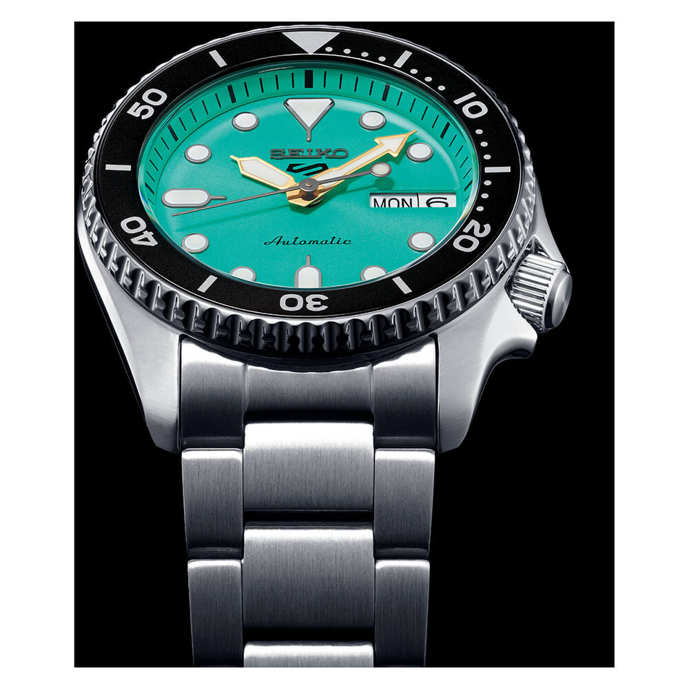 Seiko 5 Sport SKX ""Midi"" Teal 38mm Turquoise Dial Steel Bracelet Watch image number 3