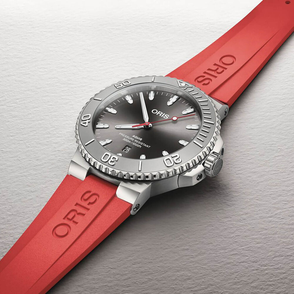 Oris Aquis Date Relief 43.5mm Grey Dial Red Rubber Strap Watch image number 2