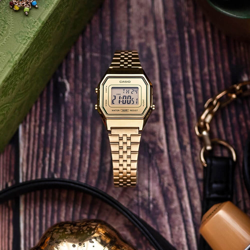 Casio Vintage 33.5x28.6mm Gold Digital Display Gold Tone Stainless Steel Bracelet Watch image number 3