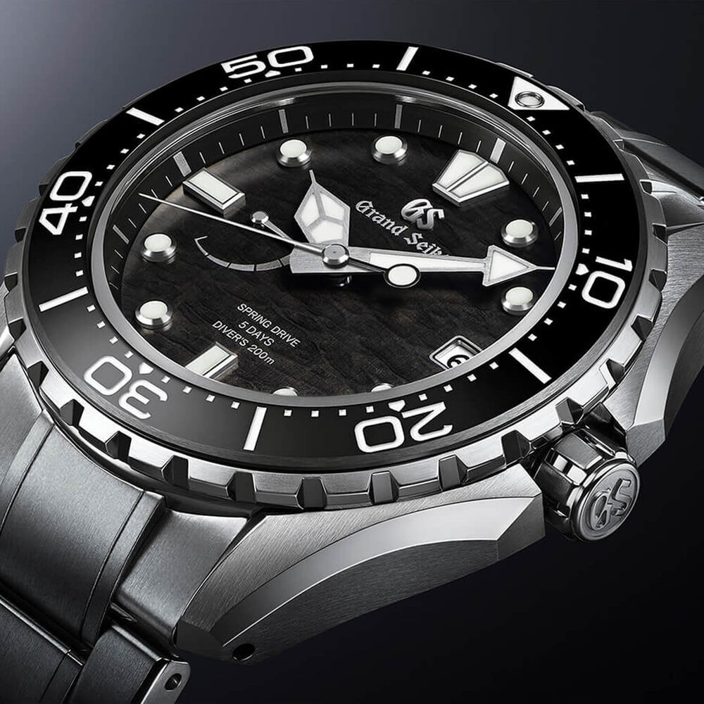 Grand Seiko Evolution 9 43.8m Black Dial Bracelet Watch image number 1