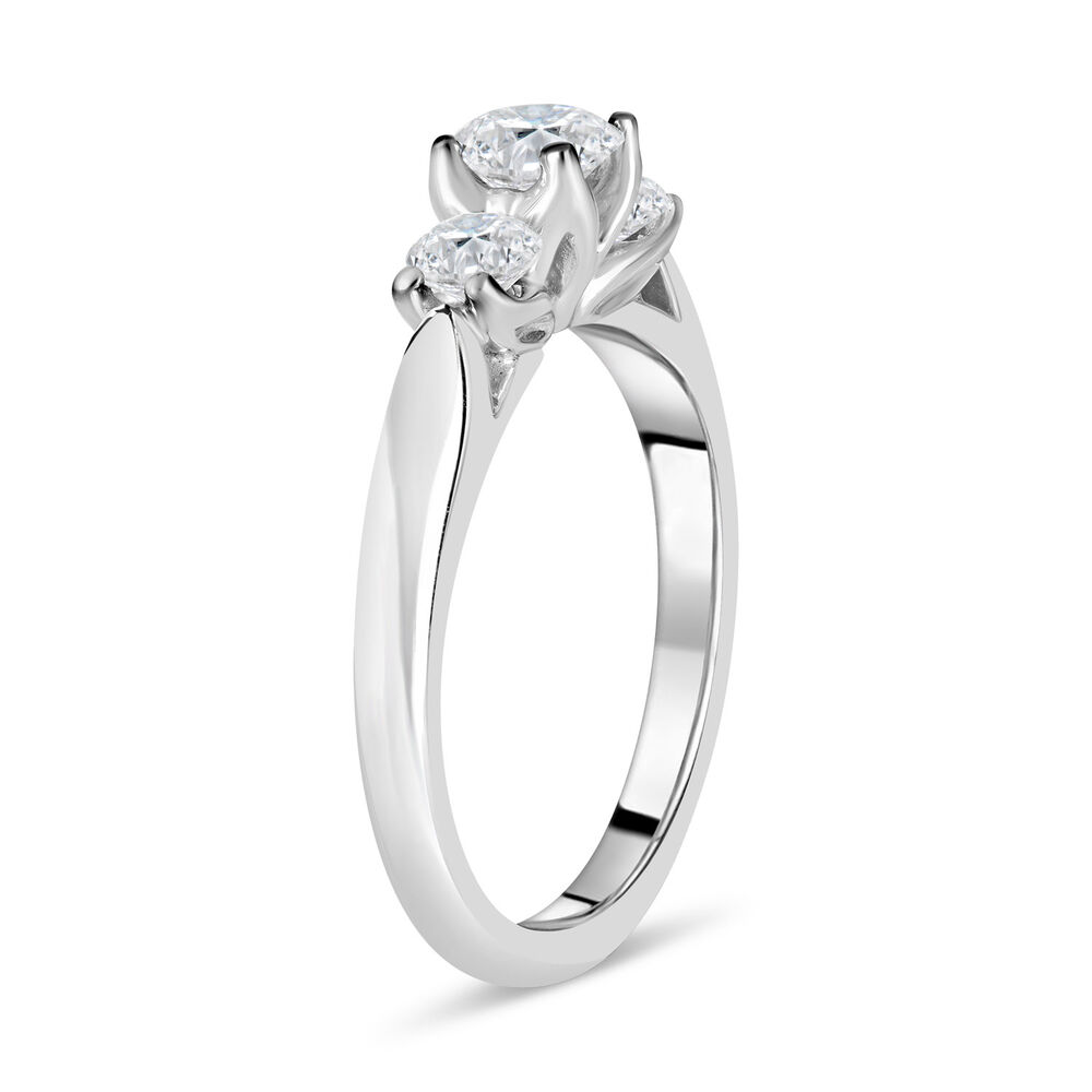Platinum 0.75 Carat Diamond Three Stone Ring image number 3