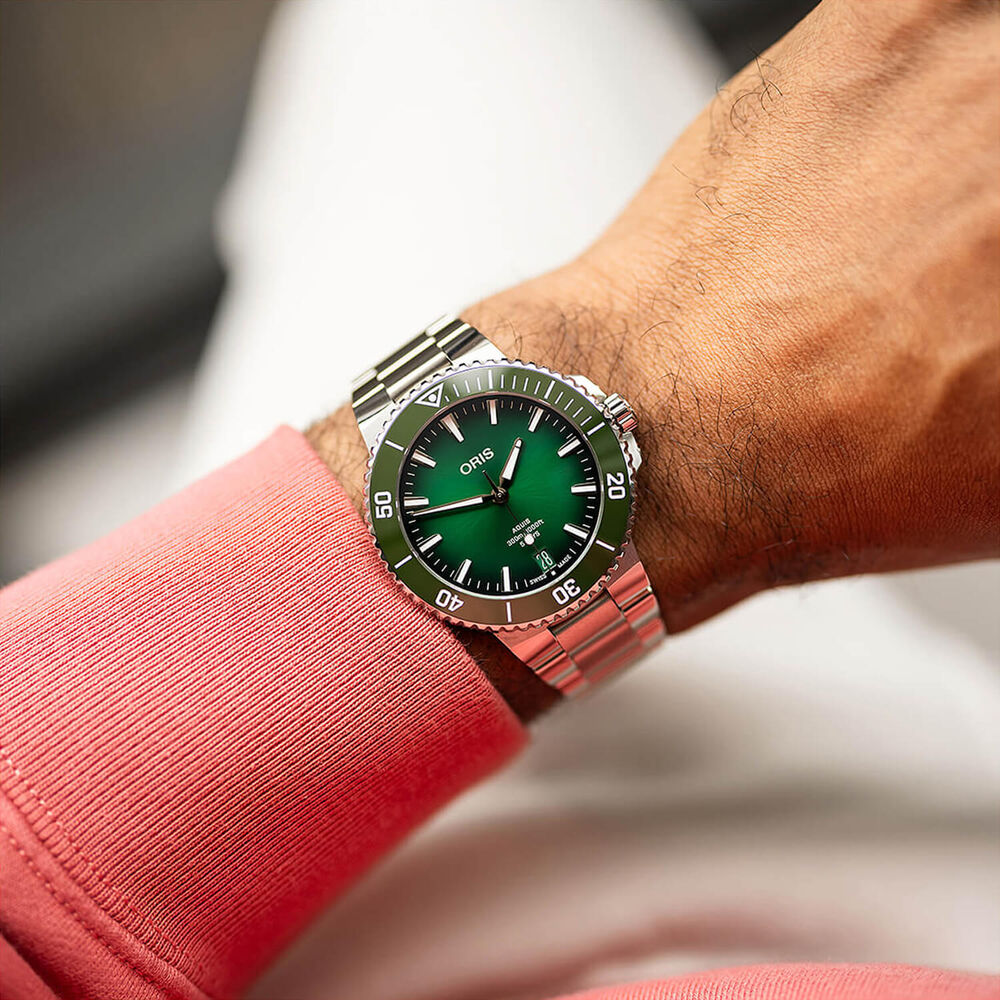 Oris Aquis Date Calibre 400 43.5mm Green Dial Stainless Steel Bracelet Watch image number 6
