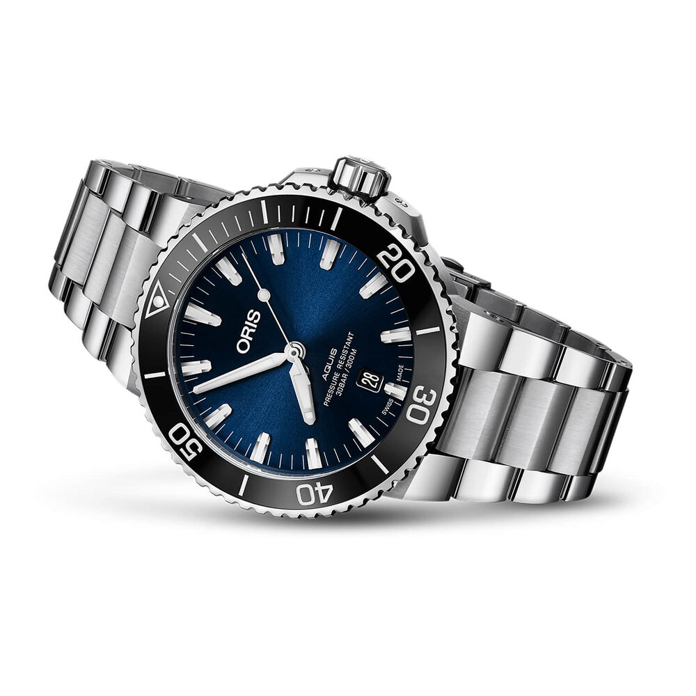 Pre-Owned Oris Aquis Date Automatic 43mm Blue Dial Steel Bracelet Watch