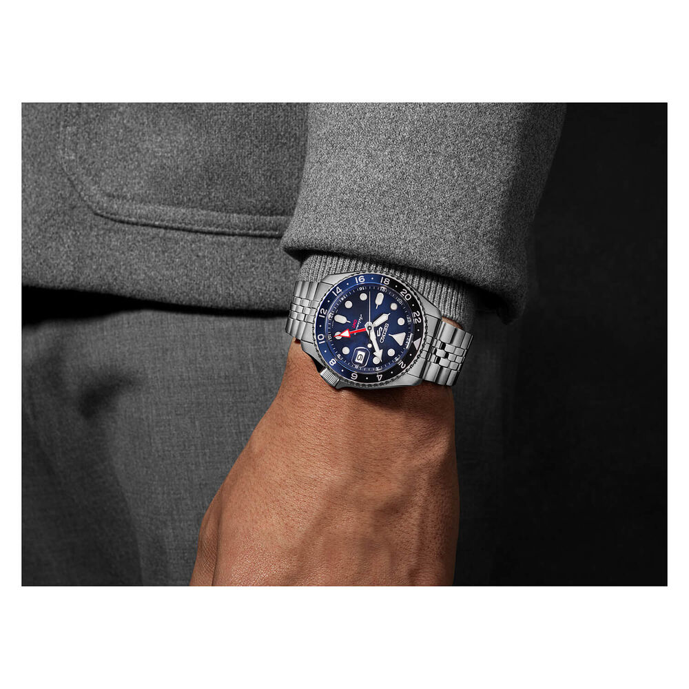 Seiko 5 Sports Blueberry GMT 42.5mm Blue Dial Steel Bracelet Watch image number 5