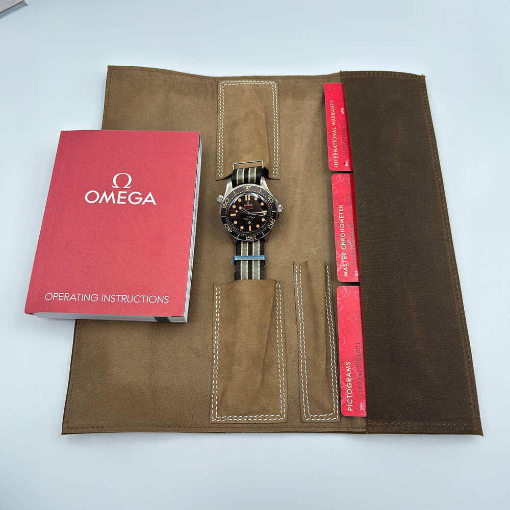 Pre-Owned OMEGA Seamaster Diver 300M James Bond 007 2020 Edition 42mm Brown Dial Strap Watch image number 4