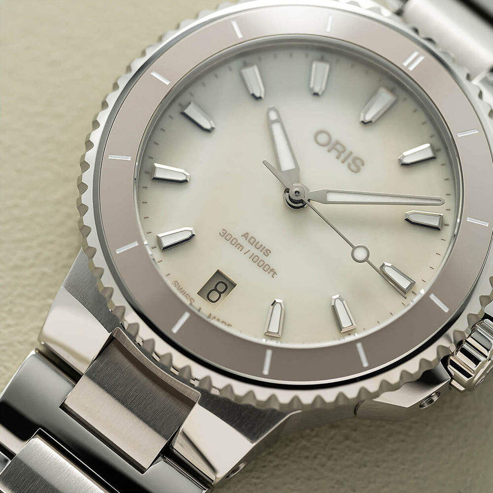 Oris Aquis Date 36.5mm White MOP Dial Stainless Steel Bracelet Watch image number 2