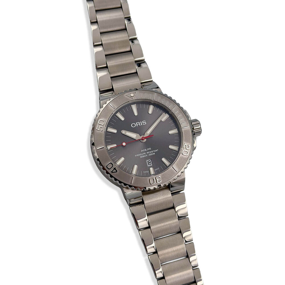 Pre-Owned Oris Aquis Date Relief 43.5mm Silver Dial Red Detail Steel Case Bracelet Watch